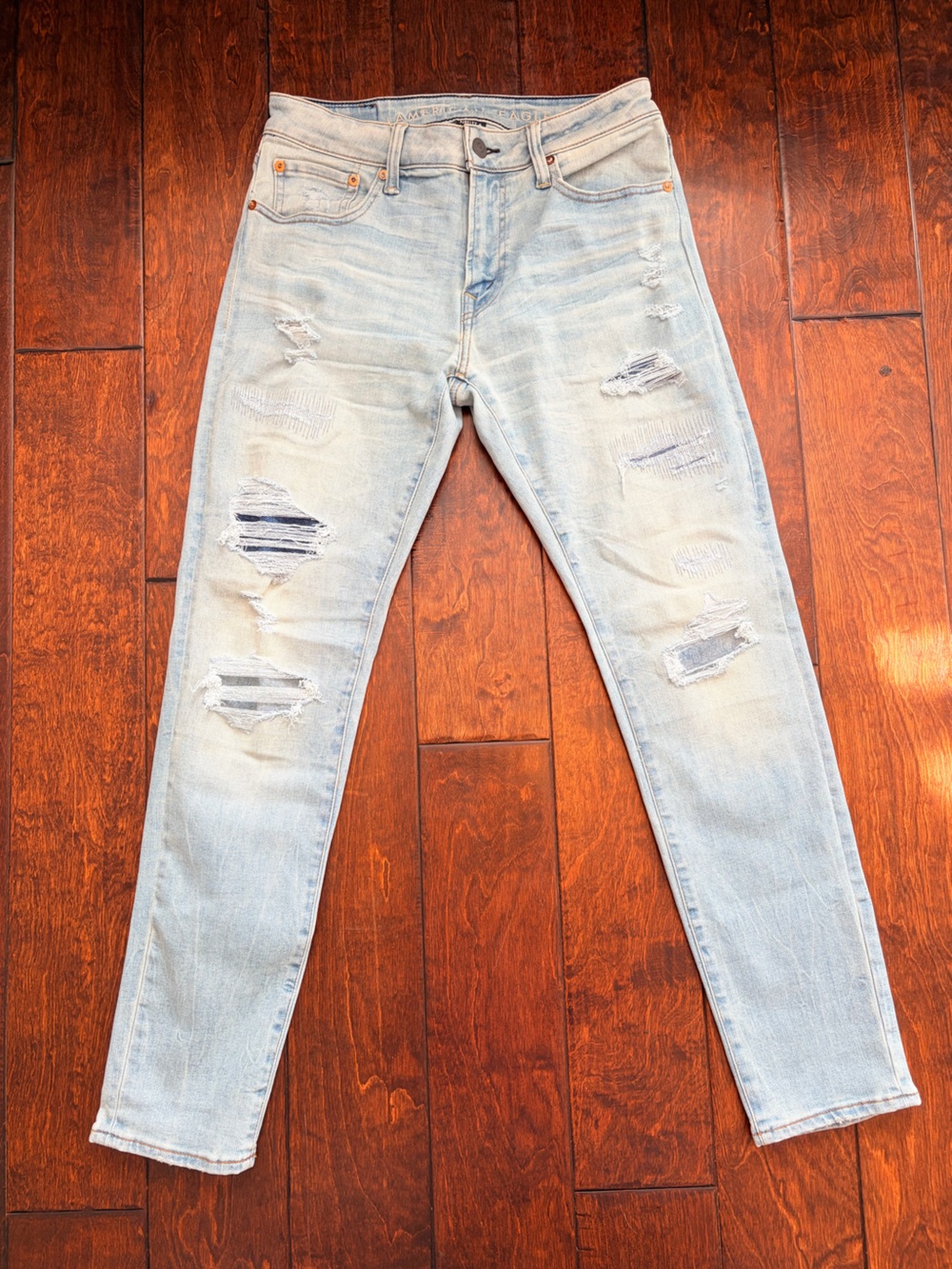 American Eagle Outfitters Light Wash Ripped Skinny Jeans